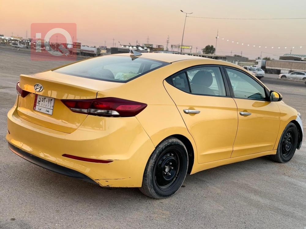 هیوندای ئەلەنترا